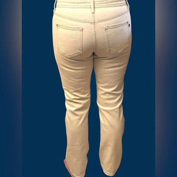 NWT Anthropologie, Pilcro mid rise boyfriend distressed jeans - Picture 6 of 9